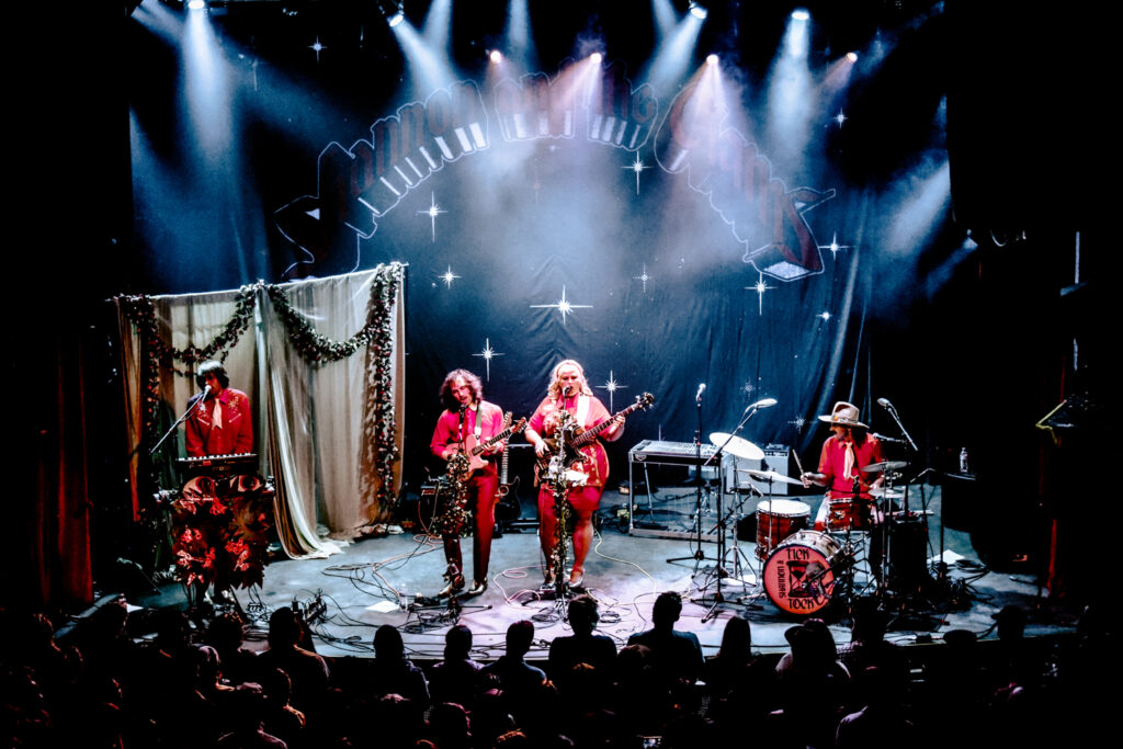 Shannon and the Clams