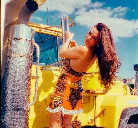 Annabelle Chairlegs by Pooneh Ghana2