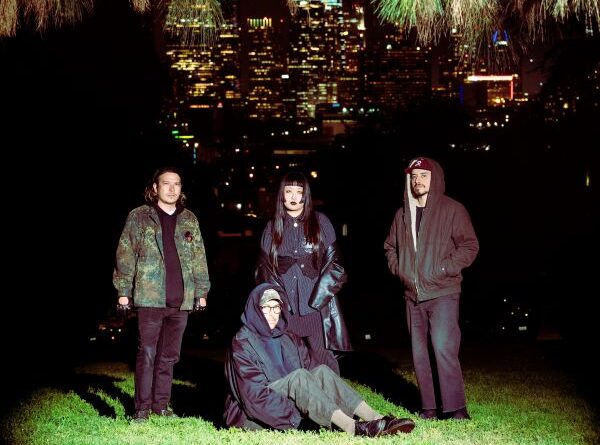 Draag by Kevin Allen