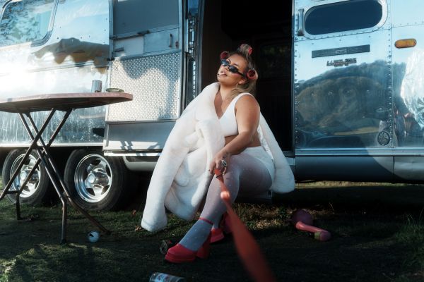 Molly Grace by Workingxholiday _ Joticed